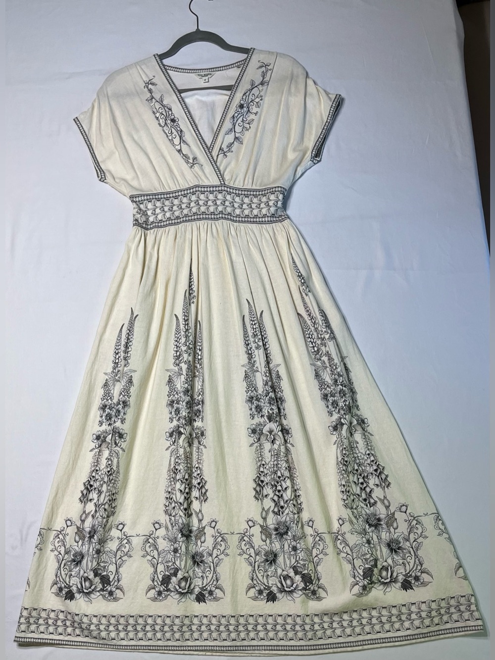 Cream Maxi Dress Size  M